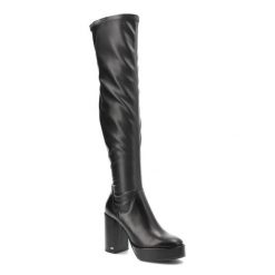 Czarne Skórzane Kozaki Chebello Eleganckie Obuwie Damskie. Czarne kozaki damskie CheBello, ze skóry, bez obcasa, na obcasie, bez zapięcia. Za 569.99 zł.