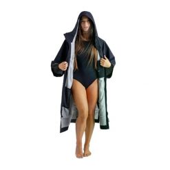 Poncho surfing dla kobiet Dryrobe Tech-Lite. Czarne szlafroki damskie DRYROBE, bez wzorów, z materiału, bez kaptura. Za 898.50 zł.