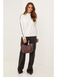 Soft Cashmere Golf w kolorze białym rozmiar: 38/40. Białe golfy damskie Soft Cashmere, bez wzorów, bez ramiączek. Za 152.99 zł.