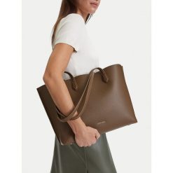 Torebka GINO ROSSI. Brązowe shopper bag Gino Rossi, bez wzorów, bez dodatków. Za 299.99 zł.
