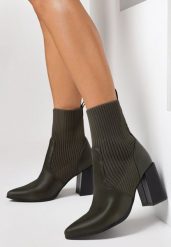 Zielone Botki Jilleane. Zielone botki damskie Born2be, prążkowane, eleganckie, ze szpiczastym noskiem, bez obcasa, na obcasie, bez zapięcia. Za 89.99 zł.