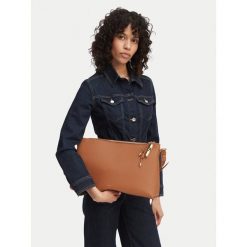 Torebka Furla. Brązowe torebki klasyczne damskie Furla, bez dodatków. Za 1,439.00 zł.