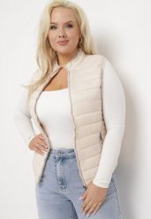 Jasnobeżowa Kamizelka Pikowana z Kieszeniami i Suwakiem Vinfa. Brązowe kamizelki damskie Born2be, l, bez wzorów, bez kaptura. Za 119.99 zł.