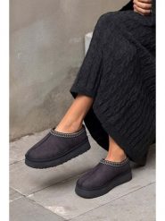 Trendyol Skórzane kapcie w kolorze czarnym rozmiar: 36. Czarne kapcie damskie Trendyol. Za 260.99 zł.