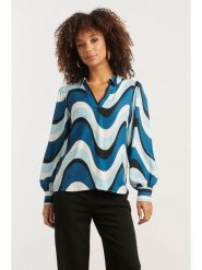 Smashed Lemon Bluzka w kolorze niebiesko-błękitnym rozmiar: L. Niebieskie bluzki damskie Smashed Lemon, l, bez wzorów, z wiskozy, bez kołnierzyka, bez ramiączek. Za 127.05 zł.