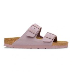 BIRKENSTOCK Arizona BFBC Faded Purple Klapki damskie. Fioletowe klapki damskie Birkenstock, bez wzorów, z materiału, bez obcasa, bez zapięcia. Za 429.99 zł.