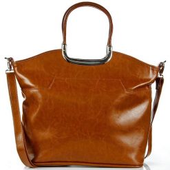 Aktówka kuferek ze skóry naturalnej DAN-A T259 camel. Brązowe aktówki damskie DAN-A, ze skóry, bez dodatków. Za 399.99 zł.