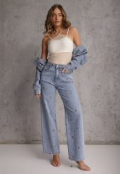 Niebieskie Szerokie Jeansy z Bawełną High Waist z Haftowanym Wzorem Donlopes. Niebieskie jeansy damskie Renee, z podwyższonym stanem. Za 139.99 zł.