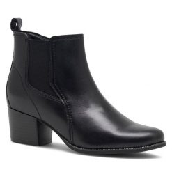 Botki Lasocki. Czarne botki damskie Lasocki, bez obcasa, na słupku, bez zapięcia. Za 279.99 zł.