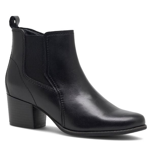 Botki Lasocki. Czarne botki damskie Lasocki, bez obcasa, na słupku, bez zapięcia. Za 279.99 zł.