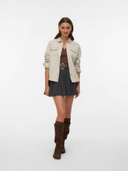 Vero Moda Bluzka w kolorze kremowym rozmiar: M. Brązowe bluzki damskie Vero Moda, m, bez wzorów, z bawełny, bez kołnierzyka, bez ramiączek. Za 86.99 zł.