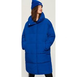 Płaszcz puffa z kołnierzem - Niebieski. Niebieskie płaszcze damskie Sinsay. W wyprzedaży za 99.99 zł.