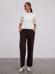 BGN Spodnie w kolorze brązowym rozmiar: 40. Brązowe spodnie materiałowe damskie BGN, bez wzorów, z materiału. Za 117.73 zł.