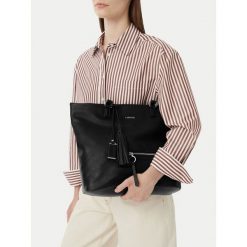 Torebka Lasocki. Czarne shopper bag Lasocki, bez wzorów, bez dodatków. Za 199.99 zł.