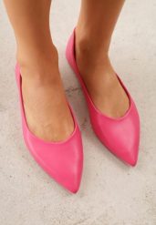 Fuksjowe Eleganckie Eleganckie Balerinki z Noskiem w Szpic Abssis. Czerwone balerinki damskie Born2be, bez wzorów, z jeansu. Za 59.99 zł.