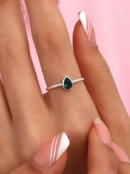 Lodie Silver Srebrny pierścionek z cyrkonią rozmiar: onesize. Szare pierścionki damskie Lodie Silver, z cyrkonią, srebrne. Za 109.52 zł.