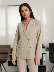 Marynarka dwurzędowa - brązowy. Brązowe marynarki i żakiety damskie Sinsay, l, bez wzorów, z włókna, eleganckie. Za 79.99 zł.