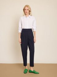 BGN Spodnie w kolorze granatowym rozmiar: 38. Niebieskie spodnie materiałowe damskie BGN, bez wzorów, z materiału. Za 121.99 zł.