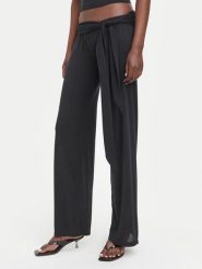 Juicy Couture Spodnie materiałowe JCWFE226332 Czarny Regular Fit. Czarne spodnie materiałowe damskie Juicy Couture, bez wzorów, z materiału. Za 349.99 zł.