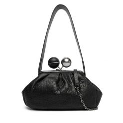 Torebka Weekend Max Mara. Czarne torebki wieczorowe damskie Weekend Max Mara, bez wzorów, bez dodatków. Za 2,539.00 zł.