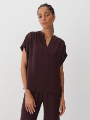 Someday Bluzka w kolorze bordowym rozmiar: S. Różowe bluzki damskie someday., s, bez wzorów, bez kołnierzyka, bez ramiączek. Za 143.56 zł.