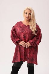 Oversize'owa tunika Amalia - elegancja w rozkwicie PLUS SIZE XXL. Czerwone tuniki damskie Moda Size Plus Iwanek, na co dzień, plus size, bez wzorów, z elastanu, eleganckie, bez kołnierzyka, bez ramiączek. Za 239.90 zł.