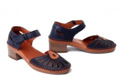 BOCCATO 0158-104.T21.L2 navy tan, czółenka damskie. Niebieskie czółenka damskie Boccato, bez wzorów, ze skóry, bez obcasa, na obcasie. Za 216.66 zł.