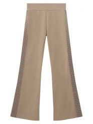 EA7 Emporio Armani Spodnie dresowe 7G000250 AF12484 U6100 Beżowy ciemny Flare Fit. Brązowe spodnie dresowe dziewczęce EA7 Emporio Armani, bez wzorów, z bawełny. Za 419.99 zł.