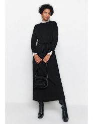 Trendyol Sukienka dzianinowa w kolorze czarnym rozmiar: L. Czarne sukienki damskie Trendyol, bez wzorów, z dzianiny, bez ramiączek. Za 86.99 zł.