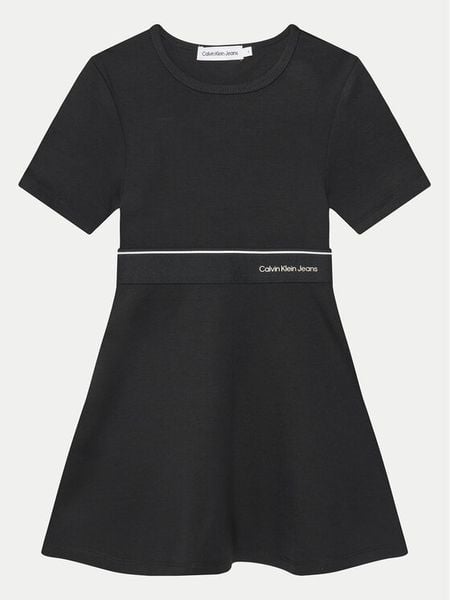 Calvin Klein Jeans Sukienka codzienna Logo Tape IG0IG02310 M Czarny Regular Fit. Czarne sukienki dziewczęce Calvin Klein Jeans, bez wzorów, z jeansu, bez ramiączek, proste. Za 149.99 zł.