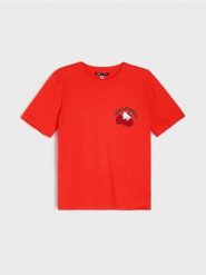 Bawełniana koszulka z krótkim rękawem Hello Kitty - czerwony. Czerwone koszulki damskie Sinsay, l, bez wzorów, z bawełny, bez kołnierzyka, bez ramiączek. Za 29.99 zł.