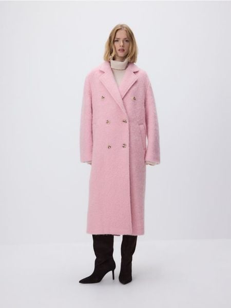 Płaszcz oversize z wełną - różowy. Czerwone płaszcze damskie Reserved, l, bez wzorów, z tkaniny, bez kaptura. W wyprzedaży za 259.99 zł.
