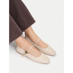 Baleriny MEXX. Brązowe balerinki damskie Mexx, bez wzorów. Za 269.99 zł.