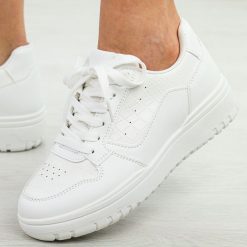 Białe sportowe buty damskie McBraun 23263. Białe obuwie sportowe casual damskie McBraun, ze skóry, na fitness i siłownię. Za 99.00 zł.