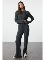 Trendyol 2-częściowy zestaw w kolorze antracytowym rozmiar: M. Czarne swetry klasyczne damskie Trendyol, m, bez kołnierzyka. Za 100.99 zł.