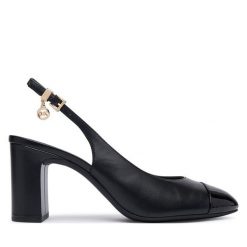 Półbuty MICHAEL Michael Kors. Czarne półbuty damskie MICHAEL Michael Kors, bez wzorów, bez obcasa, na obcasie, bez zapięcia. Za 679.99 zł.