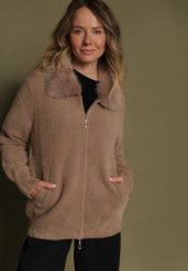 Ciemnobeżowy Kardigan z Wełną z Futrzanym Kołnierzem Zapinany na Suwak Sistte. Brązowe kardigany damskie Born2be, s, bez wzorów, z futra. Za 119.99 zł.