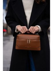 Maison héritage PARIS Skórzana torebka "Grand Simos" w kolorze jasnobrązowym - 25 x 22 x 10 cm rozmiar: onesize. Brązowe torebki klasyczne damskie maison héritage PARIS, z materiału, przez ramię, bez dodatków. Za 339.99 zł.