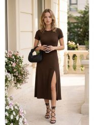 SOULSHAE Sukienka w kolorze brązowym rozmiar: XXL/3XL. Brązowe sukienki damskie SOULSHAE, bez wzorów, bez ramiączek. Za 104.95 zł.