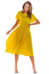 Żółta Rozkloszowana Midi Sukienka z Krótkim Kimonowym Rękawem. Żółte sukienki damskie Awama, bez wzorów, z elastanu, wizytowe, bez ramiączek. Za 239.90 zł.