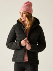 Regatta Kurtka pikowana "Kelane" w kolorze czarnym rozmiar: 44. Czarne kurtki damskie Regatta, bez wzorów, bez kaptura. Za 260.99 zł.