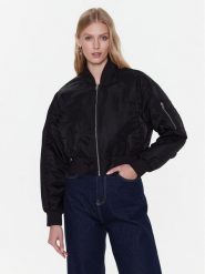 Calvin Klein Jeans Kurtka bomber J20J220343 Czarny Regular Fit. Czarne kurtki damskie Calvin Klein Jeans, xs, bez wzorów, z jeansu, bez kaptura. Za 689.99 zł.