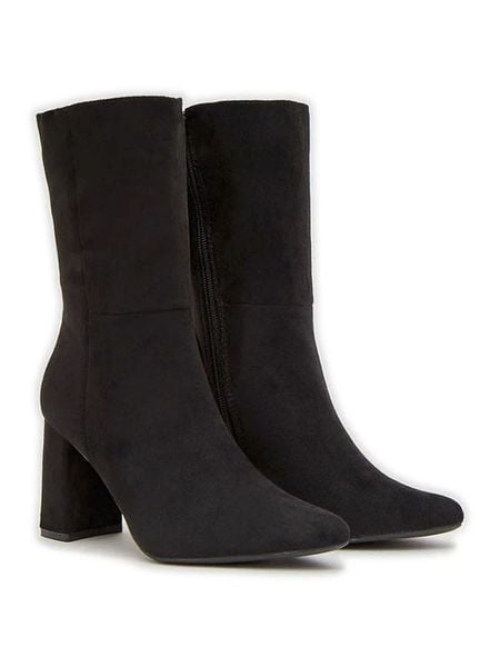 Belluci Botki w kolorze czarnym rozmiar: 37. Czarne botki damskie Belluci, eleganckie, bez obcasa, bez zapięcia. Za 152.98 zł.