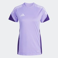 Koszulka piłkarska damska ADIDAS Tiro 25 Competition treningowa. Bluzki damskie Adidas, l, bez wzorów, bez kołnierzyka, bez ramiączek. Za 159.99 zł.