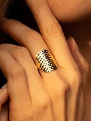 OR ÉCLAT Złoty pierścionek "Armadillo" rozmiar: 58. Żółte pierścionki damskie Or Éclat, złote. Za 1,513.99 zł.