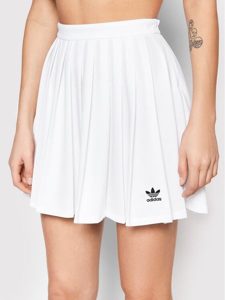 Adidas Spódnica plisowana HG6305 Biały Regular Fit. Białe spódnice damskie Adidas, bez wzorów, z syntetyku. Za 139.99 zł.