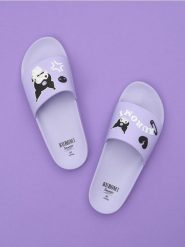 Klapki Kuromi - fioletowy. Fioletowe klapki damskie Sinsay, bez wzorów, bez obcasa, bez zapięcia. Za 35.99 zł.
