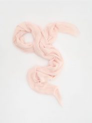 Gładki szal z dodatkiem wiskozy - pastelowy róż. Czerwone szaliki damskie Reserved, bez wzorów, z wiskozy. W wyprzedaży za 22.99 zł.
