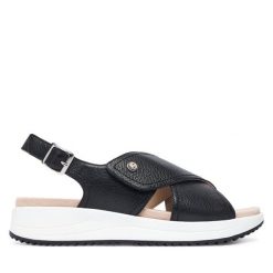 Sandały Caprice. Czarne sandały damskie Caprice, bez wzorów, bez obcasa, na płaskiej podeszwie, bez zapięcia. Za 359.99 zł.