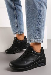 Czarne Sneakersy z Podeszwą Air i Ozdobną Perforacją Florias. Czarne obuwie sportowe casual damskie Born2be. Za 74.99 zł.